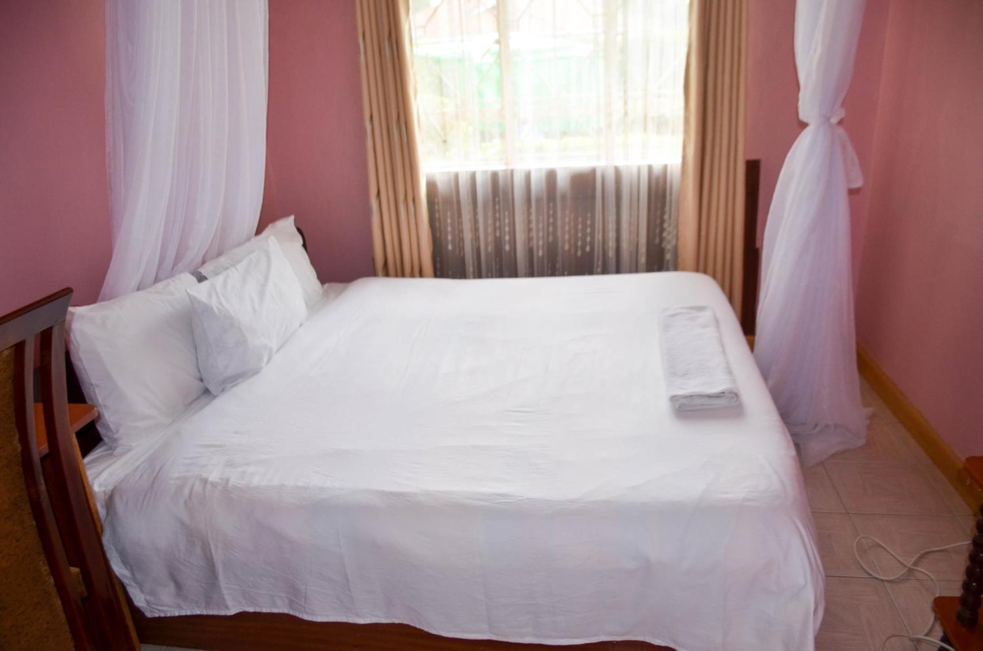 אלדורט Salient Guest House מראה חיצוני תמונה